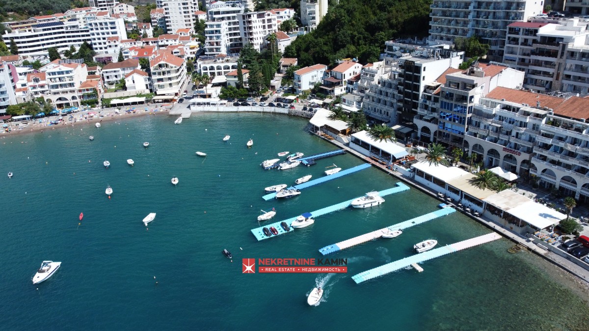 Budva Rafailovići de Özel teklif Karadağ’da Denize Sıfır Restoran